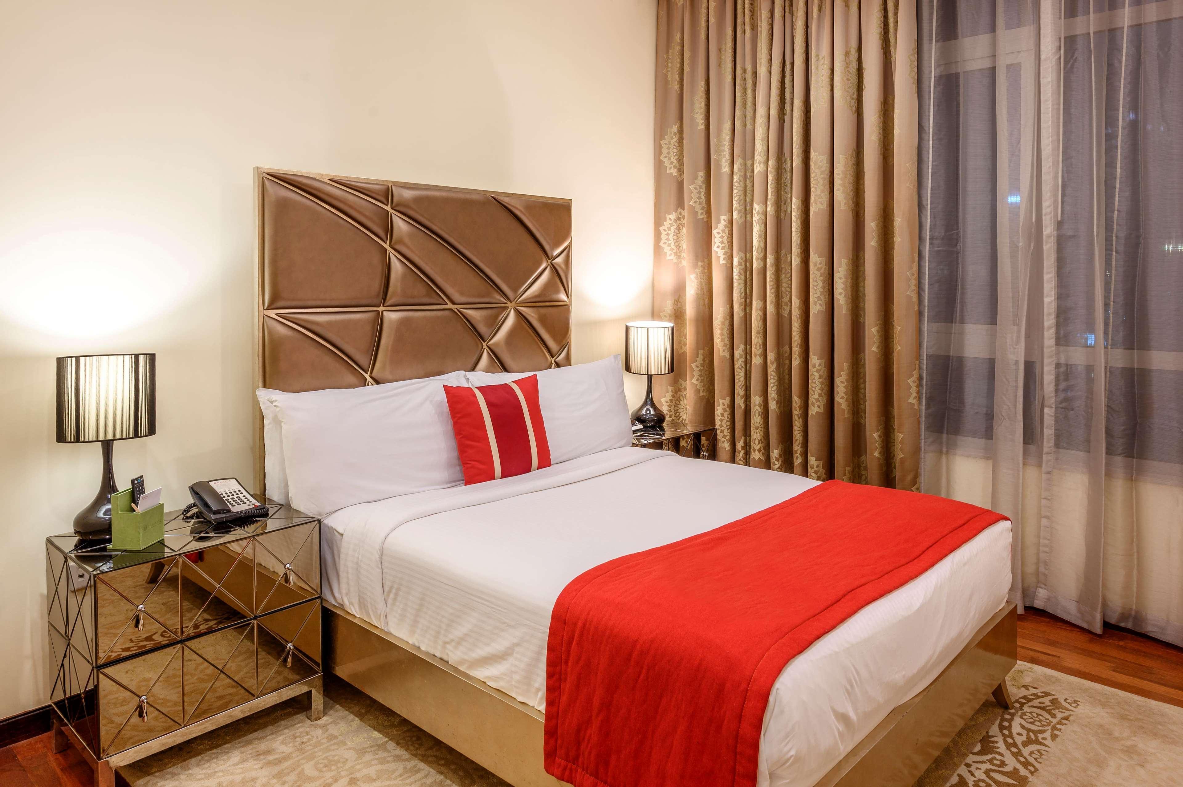 Ramada отель Дубай. Ramada by Wyndham Downtown Dubai. Ramada - Даунтаун Дубай 44. Ramada Downtown Dubai бассейн.